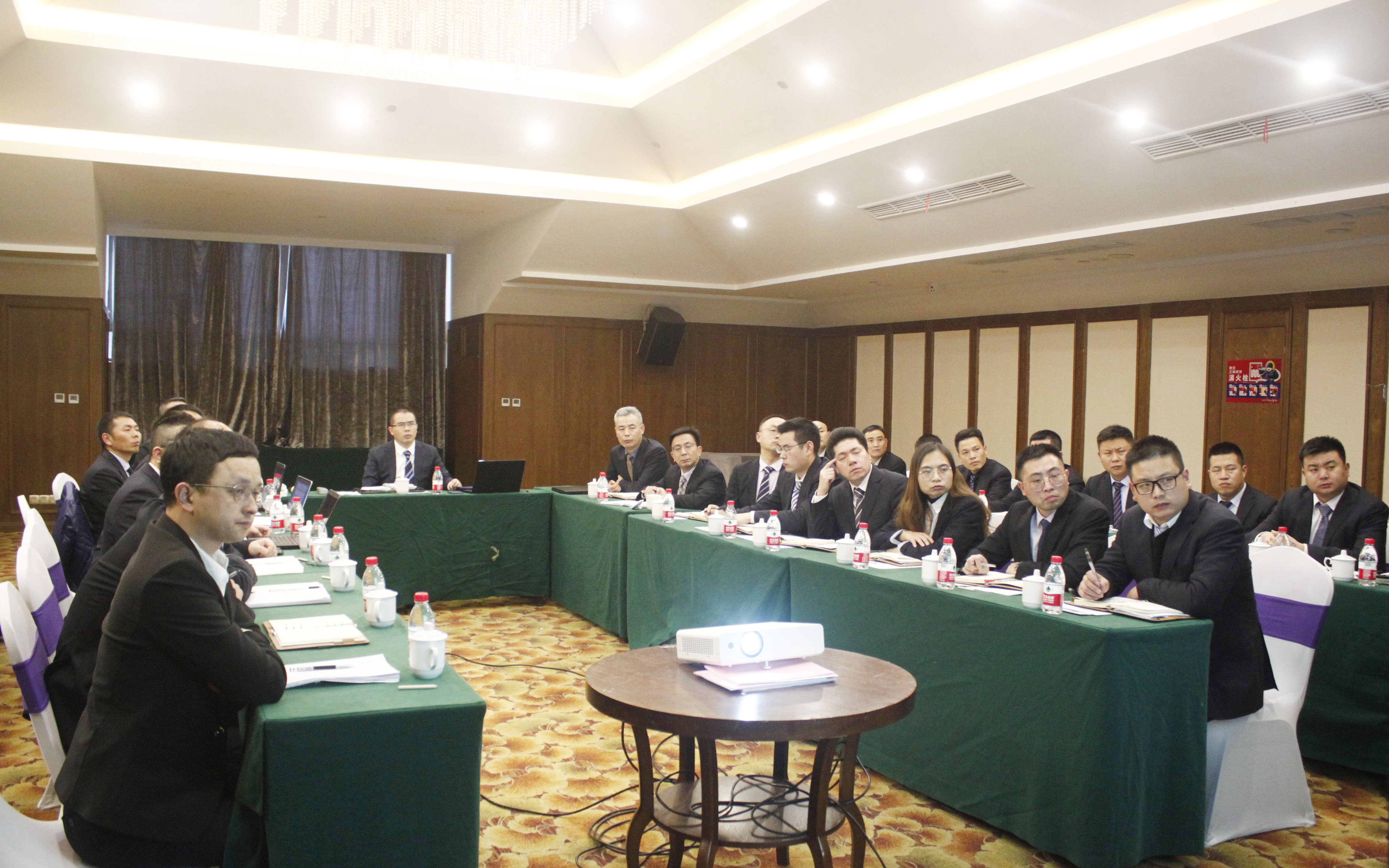 一切為了客戶、一切為了前線