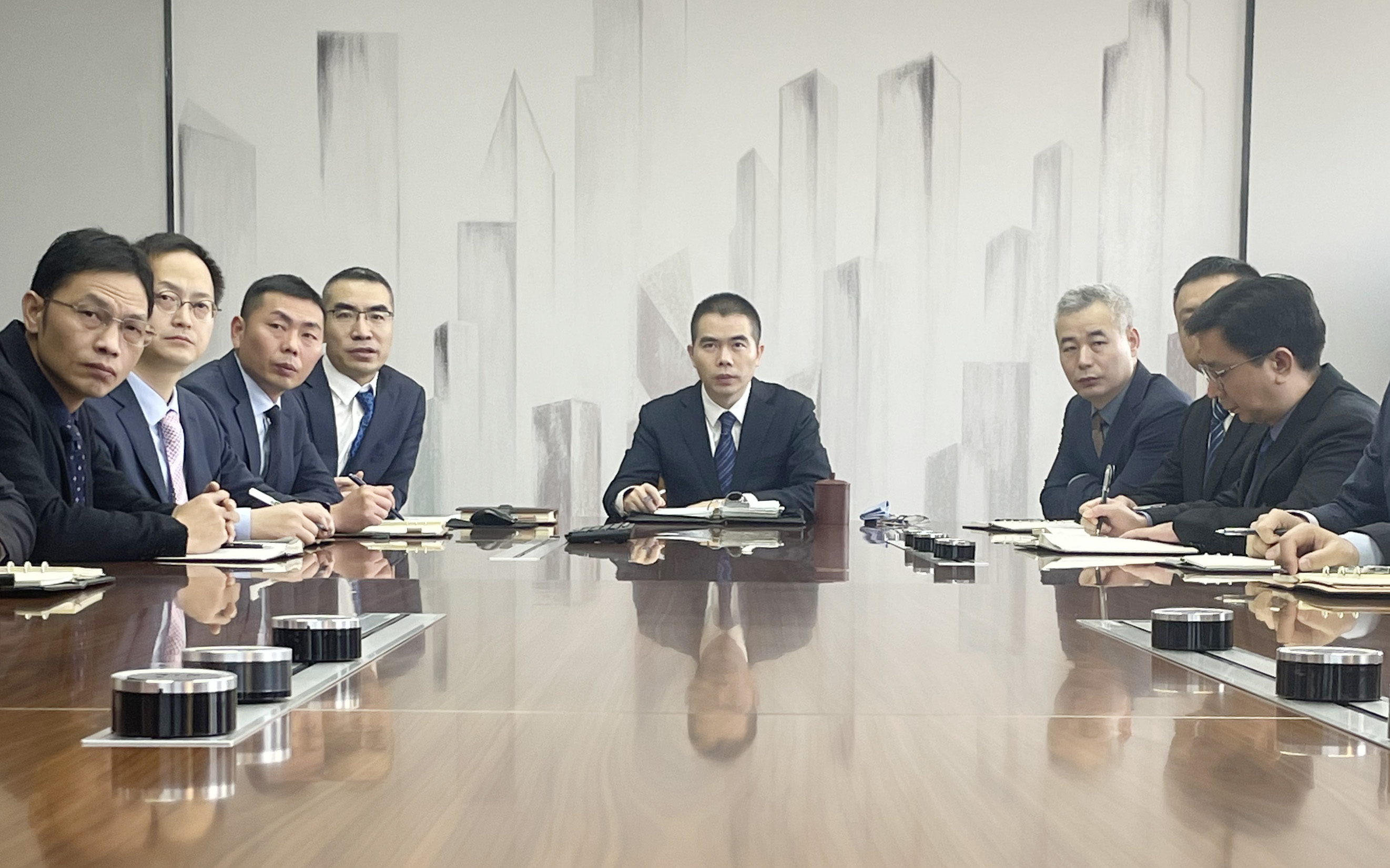 始于至誠(chéng)，止于至善  